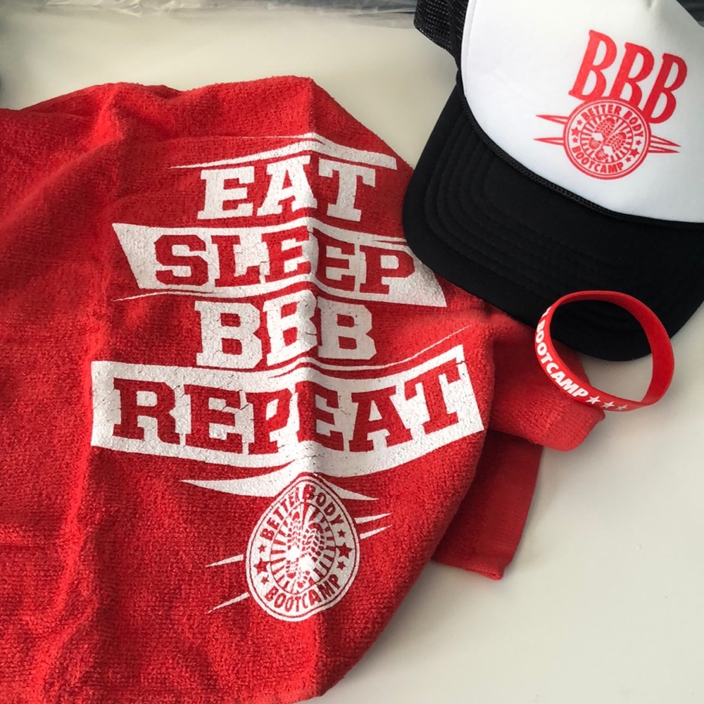 Cap, mini facial towel, bracelet